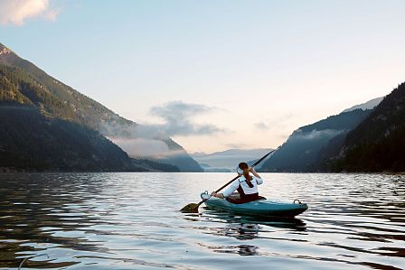 Achensee Tourismus_Kajaken bei Sonnenaufgang Kayaking at sunrise Kopie