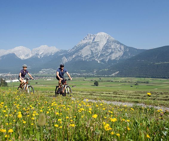Mieminger Plateau_Radfahren_Radwandern_Tirol_hotelsINshape_best fitness hotels_Alpenresort_Schwarz@Tourismusverband_Innsbruck_2015