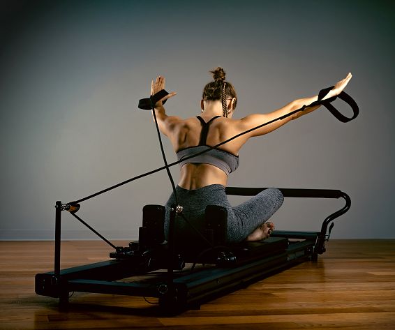 reformerpilates-02-adobestock-300212114-2