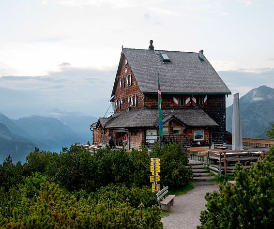 Saalachtal_PeterWichentalerHütte_AdobeStock_237966260