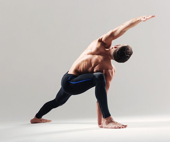 yoga-men-adobestock-111396381-2