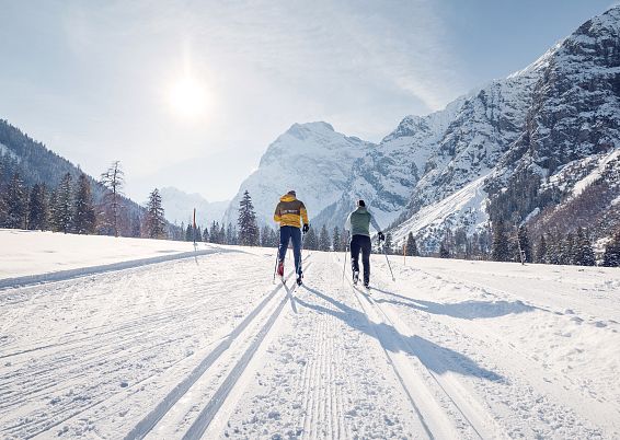 achensee-tourismus-langlaufen-im-falzthurntal-cross-country-skiing-in-the-falzthurntal-3