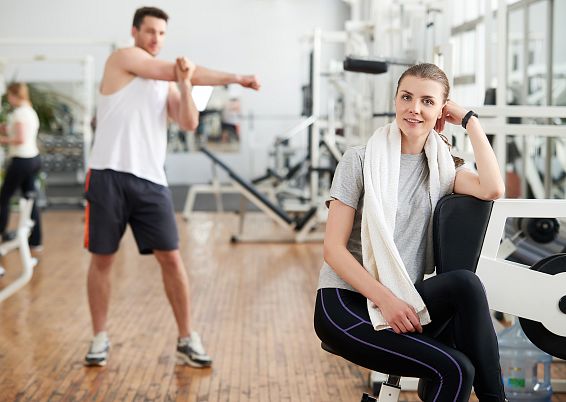 fitnessstudio-menschen-adobestock-267466475-3