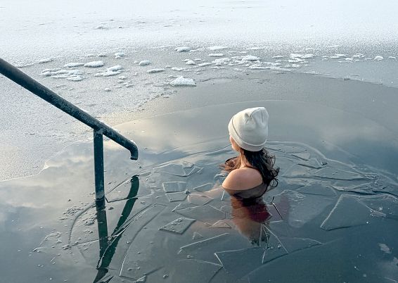 ritzenhof-berg-und-see-winter-eisbaden-3