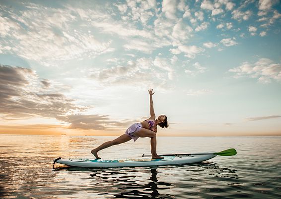 yoga-am-sup-adobestock-363843459-3